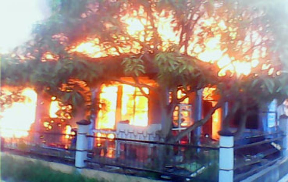 3 Petak Rumah Pedagang Mie Ludes Diamuk Sijago Merah