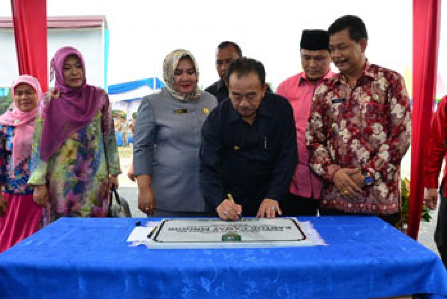 Bupati Bengkalis Resmikan Gedung Baru Kantor Camat Pinggir