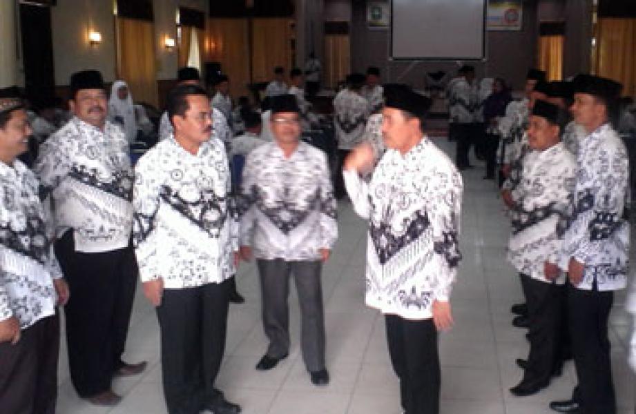 Bupati Ingatkan Sekolah Kelola Keuangan dan Aset Sesuai Aturan