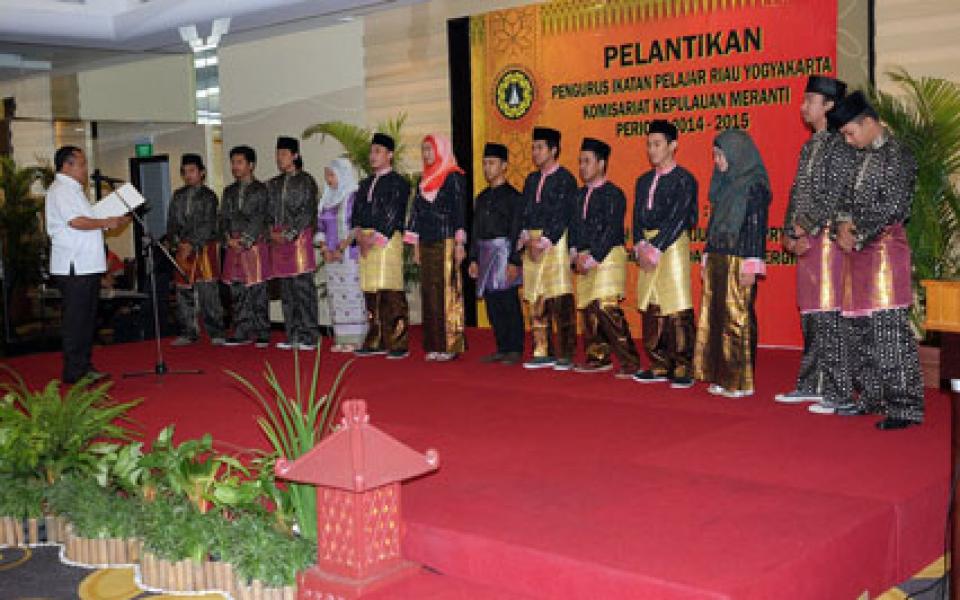 Bupati Lantik Pengurus IPRY KKM Jogjakarta Periode 2014-2015