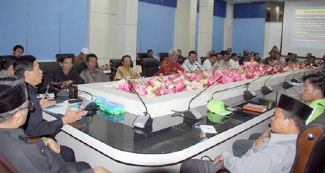 Bupati Rohul Gelar Pertemuan dengan Ratusan Ormas