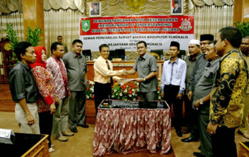 DPRD Bengkalis Tandatangani MoU dengan Kejari