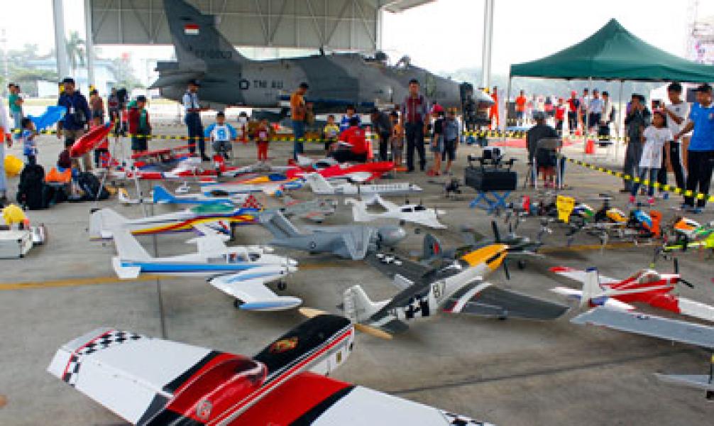 Gebyar Dirgantara 2015, Warga Rebutan Selfie di F-16