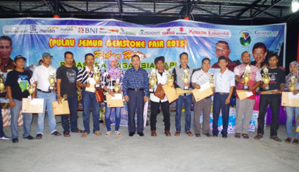 Kontes Terbaik, Pulau Jemur Gemstone Fair 2015 Resmi Ditutup