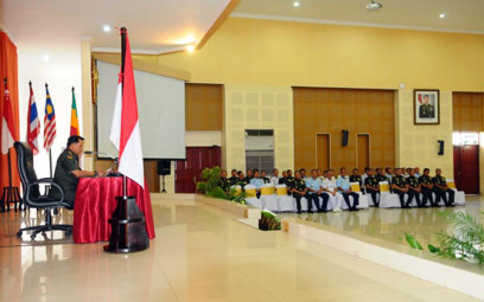 Panglima TNI Buka Dikreg XLII Sesko TNI TA. 2015