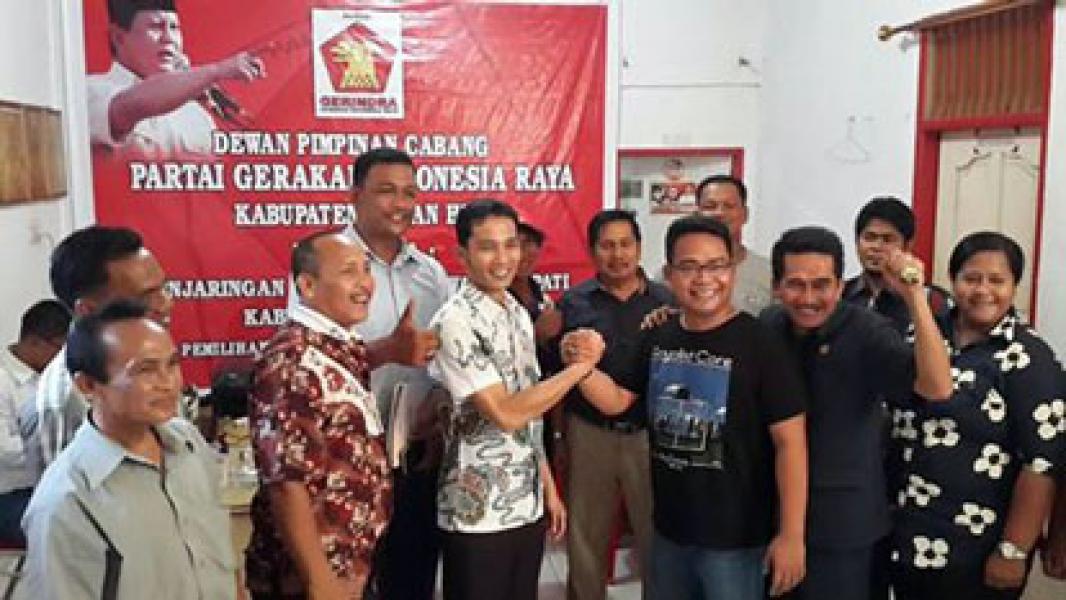 Pilkada Rohil, Erianda Serahkan Formulir ke DPC Gerindra