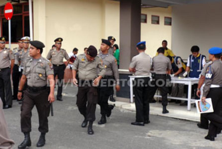 Puluhan Personil Polresta Pekanbaru Jalani Tes Urine Mendadak