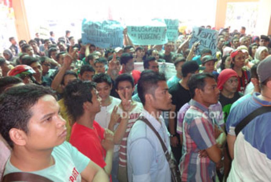 Ratusan Pedagang Pasar Sukaramai Kembali Demo