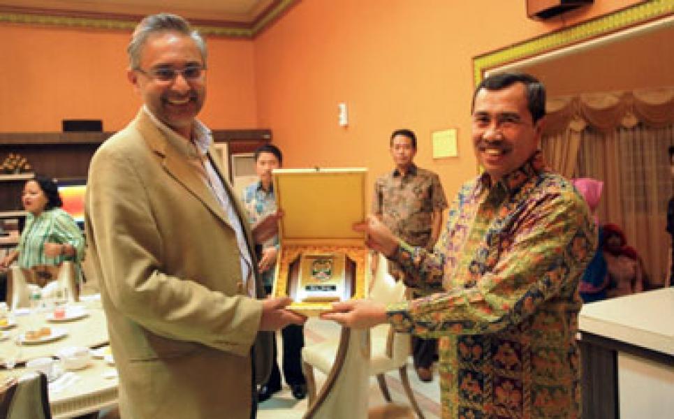 Tinjau Hutan di Riau, Dubes Inggris Bermalam di Siak
