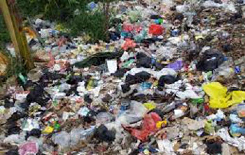 Warga Keluhkan Tumpukan Sampah di Jalan Cik Masayu