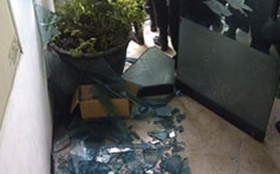 Warga Rengat Diteror Begal Pecah Kaca