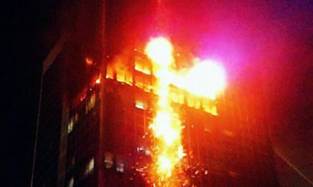 Wisma Kosgoro di Jalan MH Thamrin Terbakar