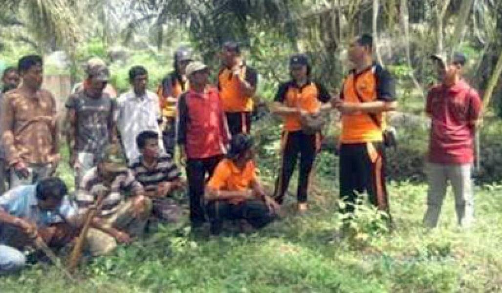 Antisipasi Karlahut, Masyarakat Goro Bersama Koramil 08/Tandun Bangun Embung