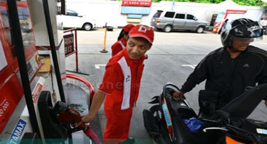 April 2016, Harga Premium dan Solar Turun Rp500/Liter