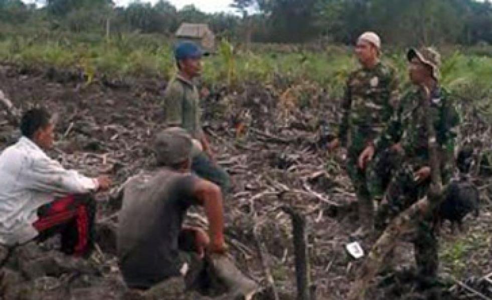 Babinsa Sungai Piring Siaga Antisipasi Karlahut