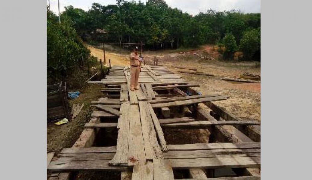 Berbahan Kayu, Jembatan Segati Nyaris Ambruk
