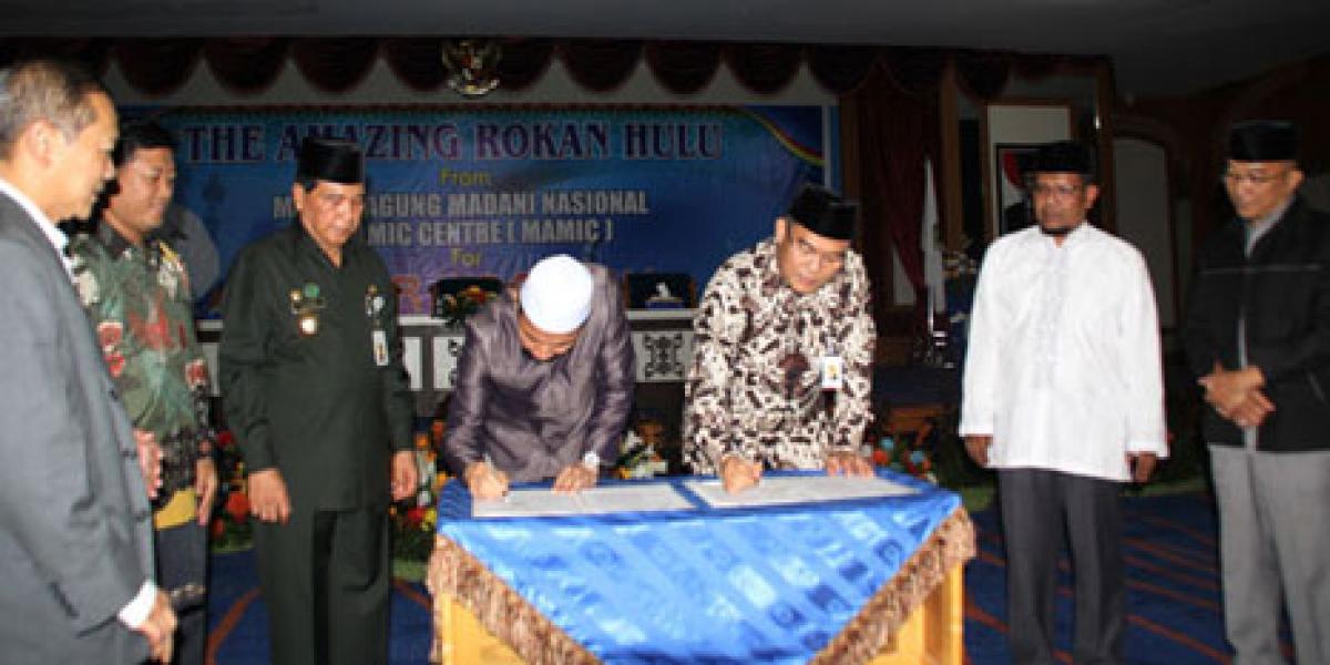 Bupati Achmad Buka Seminar The Amazing Rokan Hulu from MAMIC for Better Indonesia