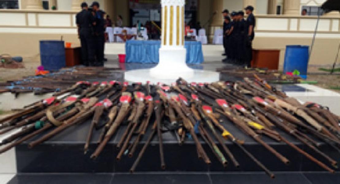 Danrem 042/Gapu Serahkan 219 Senjata Api ke Polda Jambi