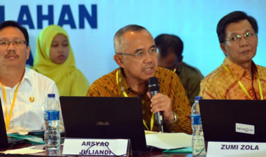 Hadiri FGD, Plt Gubri Paparkan Upaya Penanggulangan Karlahut di Riau