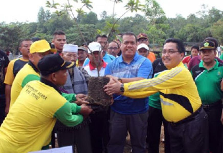 Kantor Kemenag Inhu Bangun Kebun Asma`ul Husna 99