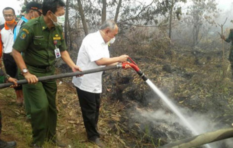 Konsulat Singapore Bahas Karlahut dengan Plt Gubri