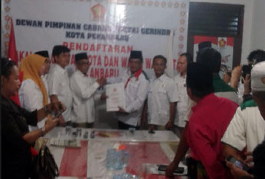 Maju di Pilwako Pekanbaru, H Yusfar Kembalikan Formulir Penjaringan Partai Gerindra