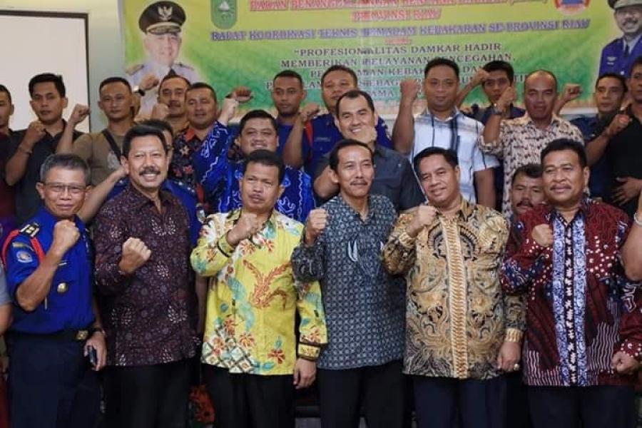 Pemprov Riau Berkomitmen Untuk Meningkatkan Kapasitas Pemadam Kebakaran Didaerah Melalui Dukungan Anggaran