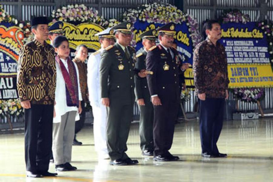Presiden RI Beri Penghormatan Terakhir kepada 13 Prajurit yang Gugur di Poso