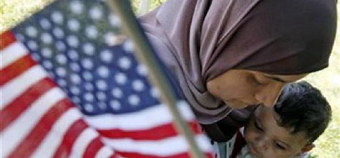 Tanpa Alasan Jelas, Dua Muslimah Amerika Diturunkan dari Pesawat