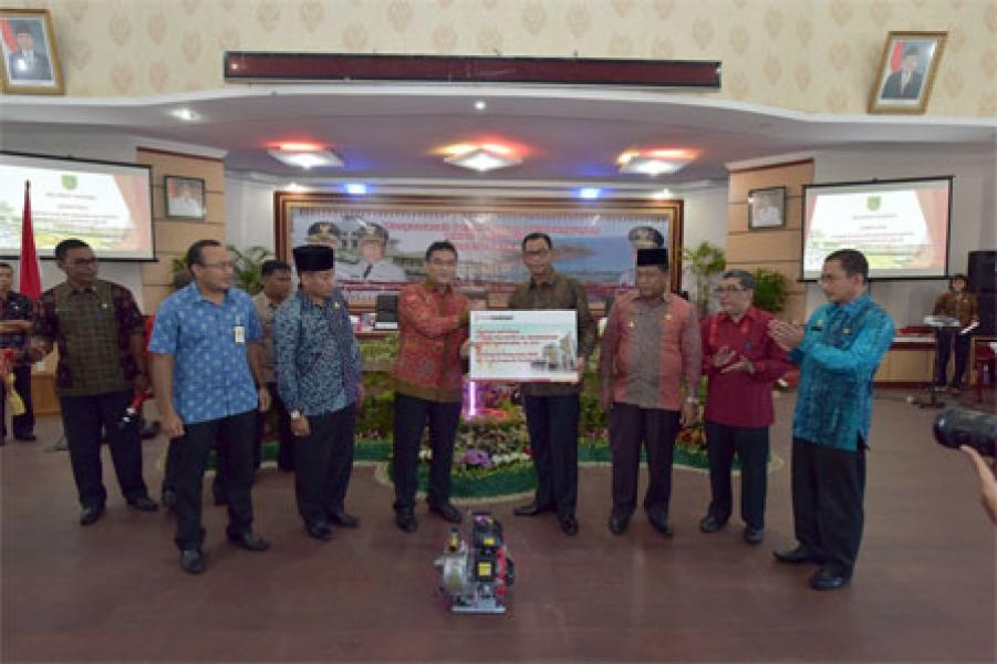 BRK Salurkan CSR Dana Kemitraan Kepada Pemkab Rohil 