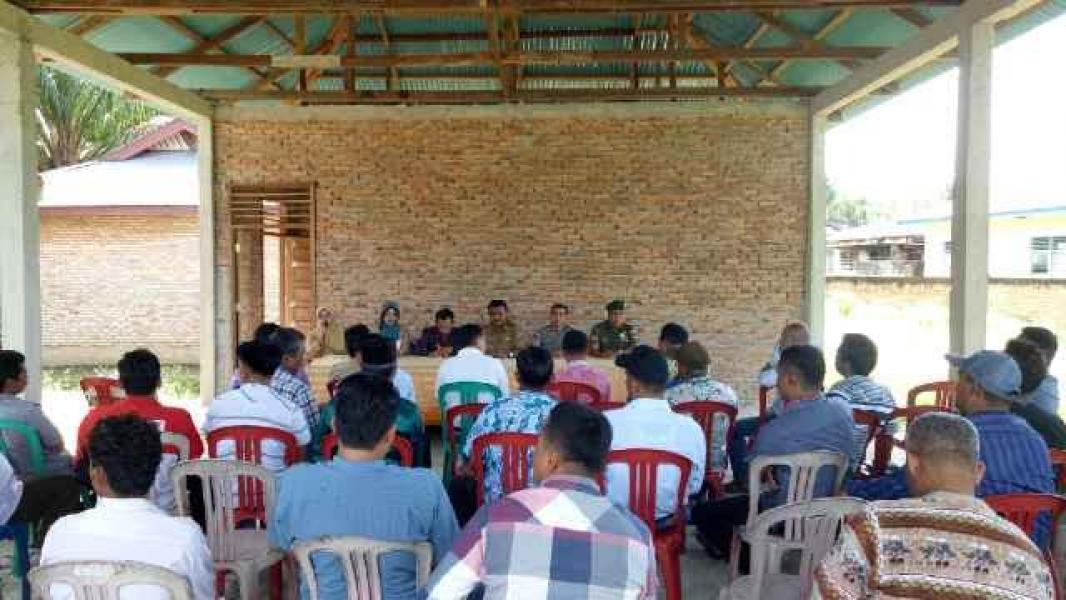 Babinsa Koramil 08/Tandun Hadiri Rapat Pembentukan Lembaga Pemberdayaan Masyarakat Desa