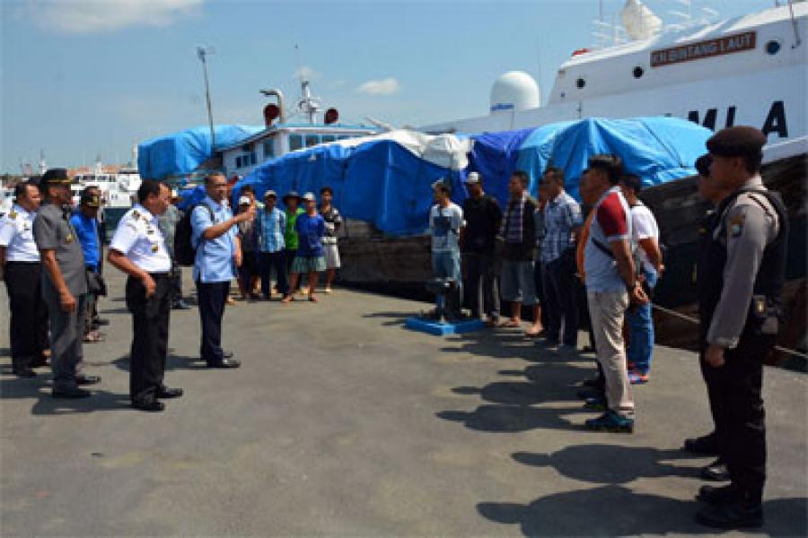 Bakamla RI  Periksa Kapal Nakal di Batam