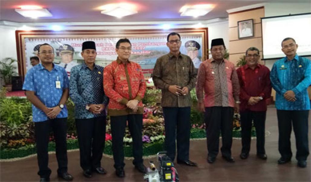 Bank Riau Kepri Salurkan CSR kepada Pemkab Rohil