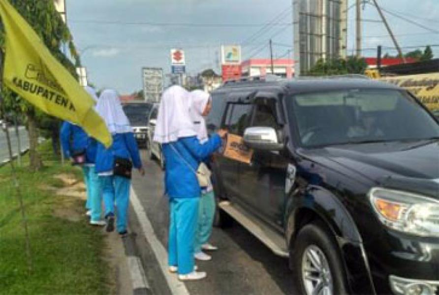 Bantu Warga Korban Banjir dan Tanah Longsor, Mahasiswa UPTT Lakukan Penggalangan Dana