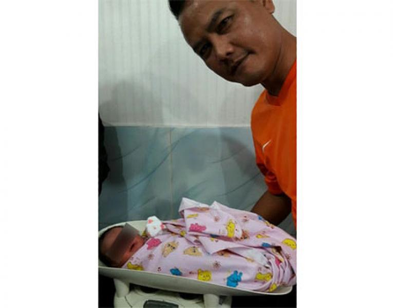 Bayi Malang Dibuang di Warung Milik Warga Tambang