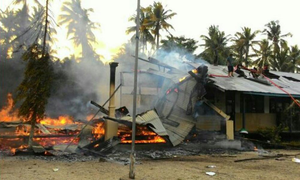 Diduga Korsleting, 11 Ruangan di Ponpes Anwaru Ulum Inhil Ludes Terbakar 