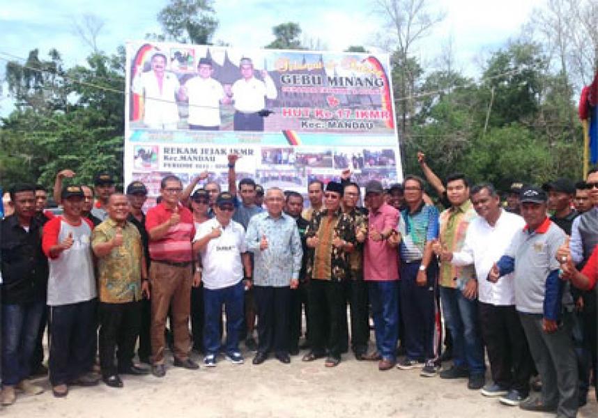 Hadir di Gebu Minang, Gubri: Ayo Bersama Membangun Ekonomi Riau