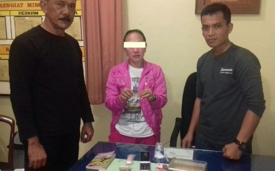 IRT Pengedar Sabu di Kampung Dalam Diringkus Saat Asyik Nyabu