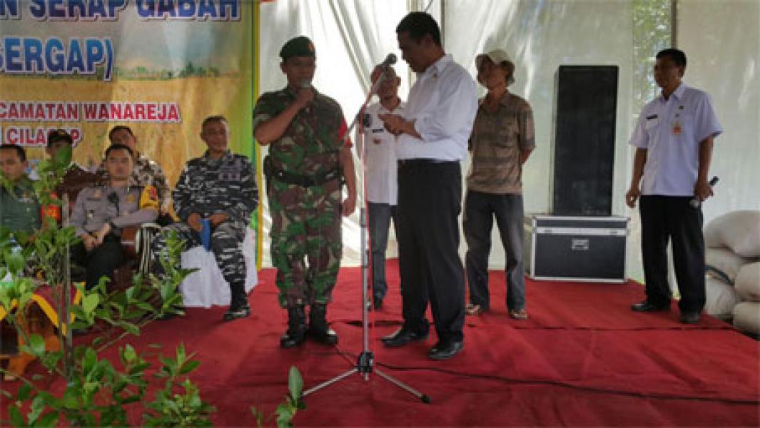 Mentan RI Minta Babinsa, Kepala Desa dan PPL Bantu Serap Gabah Petani  