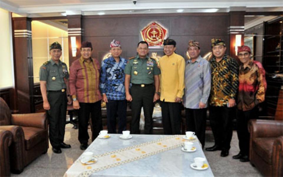 Panglima TNI Terima Kunjungan Panitia Pusat Hari Raya Nyepi Nasional