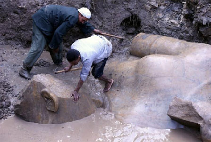 Patung Raksasa Ramses II Ditemukan di Wilayah Kumuh Kairo