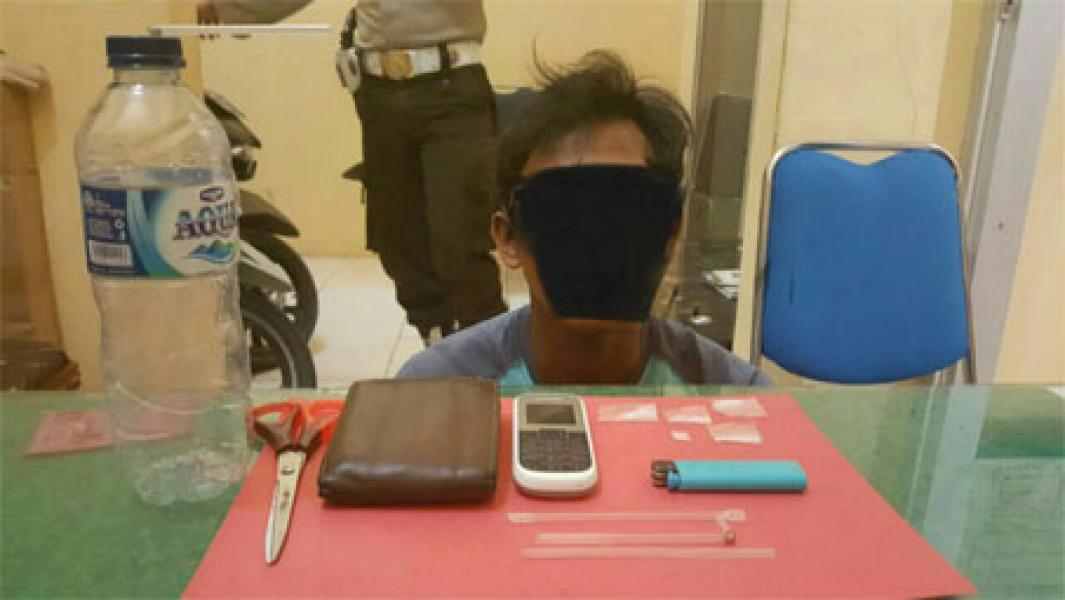 Sedang Asyik Rakit Bong, Pelaku Narkoba di Pangkalan Kerinci Diringkus Polisi