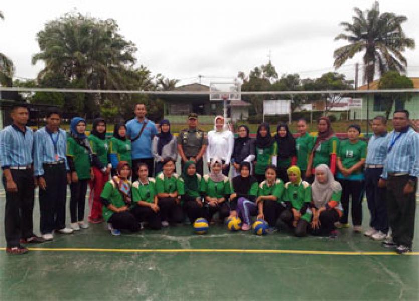 Sempena HUT Ke-71, Persit KCK Kodim 0313/Kampar Gelar Turnamen Volly 
