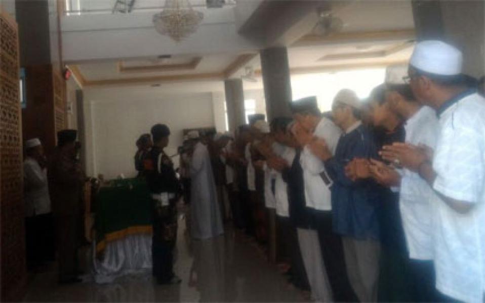 Shalat Jenazah KH Hasyim Muzadi Antre Hingga Belasan Gelombang