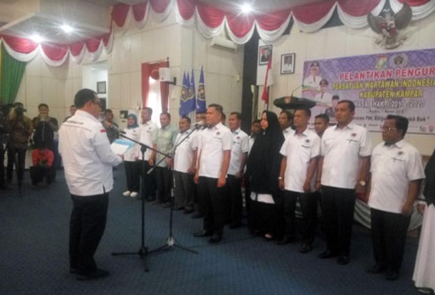 Akhiryani Menjabat Ketua PWI Kampar 2017-2020
