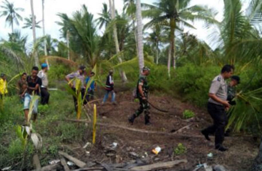 Babinsa Koramil 08/Mandah dan Bhabinkamtibmas Patroli Cegah Karhutla