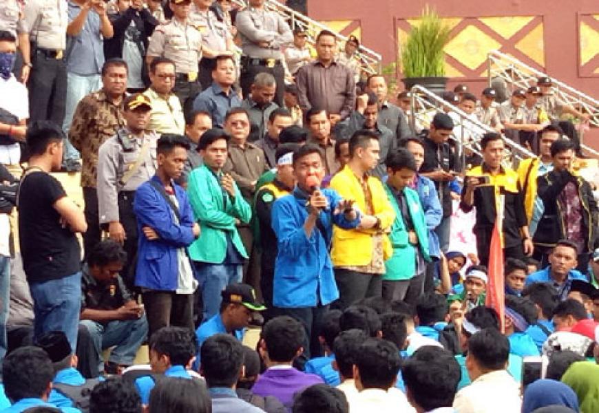 Didemo BEM Se Riau, DPRD Riau Akhirnya Turunkan Pajak Pertalite 5 Persen