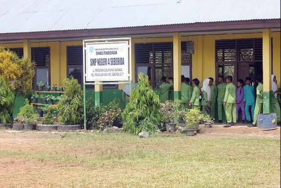 Guru Olahraga Mengamuk, Puluhan Baju dan Sepatu Siswa Dibakar