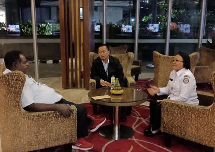 Karoum Bakamla RI-Bupati Asmat Bahas Teknis Penyerahan Bantuan Sosial