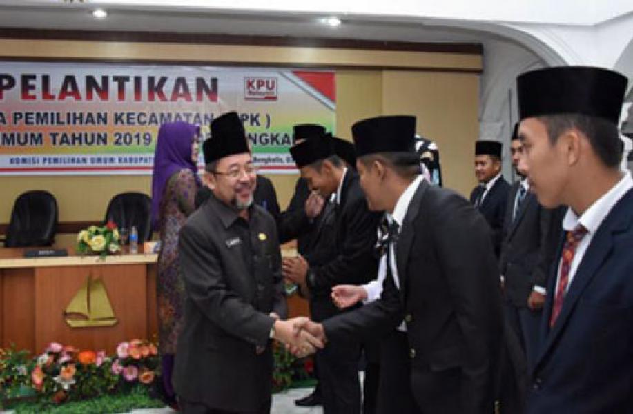 Lantik Anggota PPK Se Kabupaten Bengkalis, Sekda: Junjung Tinggi Profesionalitas